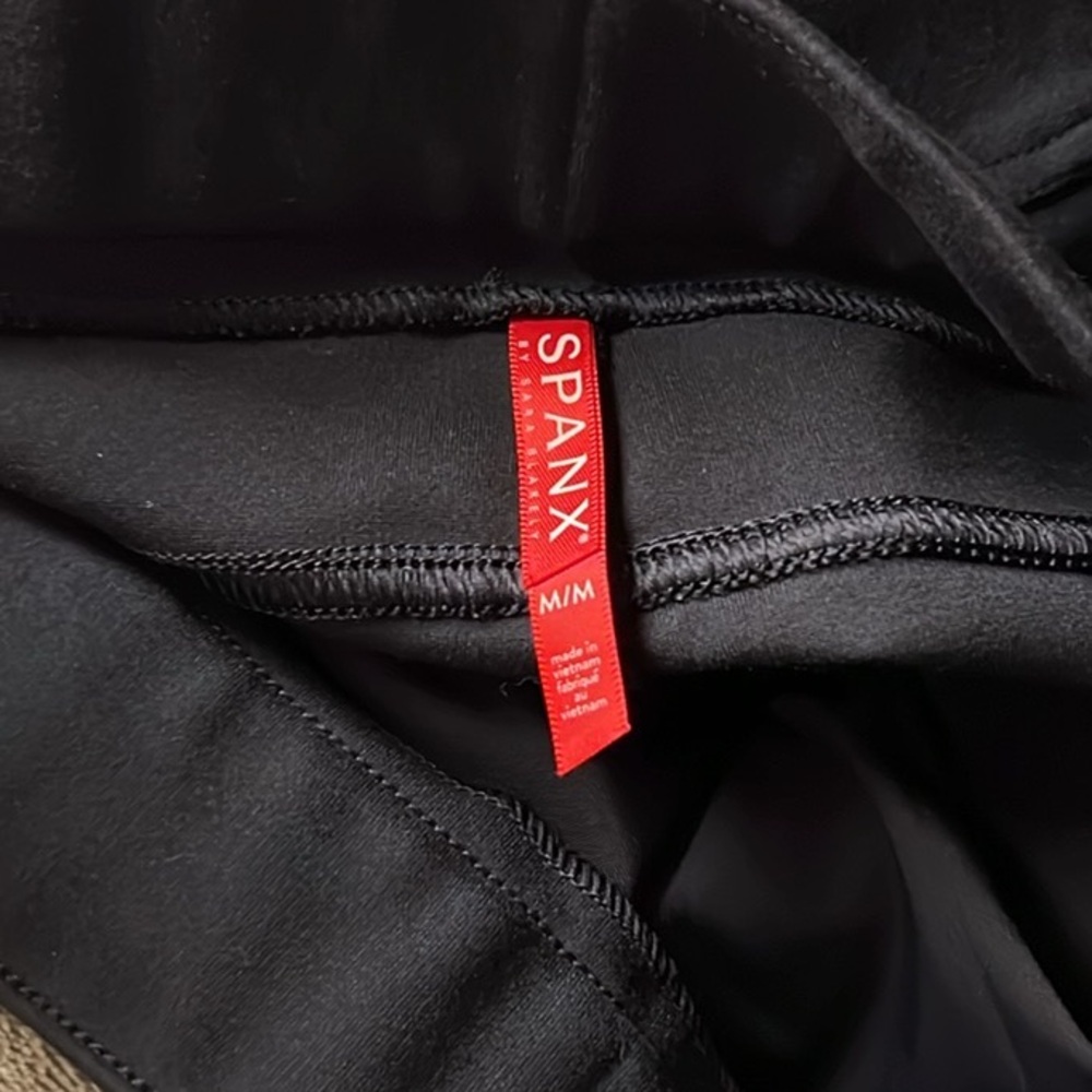 Spanx The Perfect Pant Ankle in Navy - Picture 8 of 8